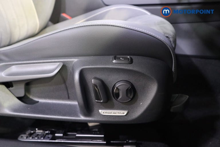 2025 Volkswagen Passat 1.5 TSI eHybrid Life 5dr DSG ESTATE PETROL/ELECTRIC Automatic