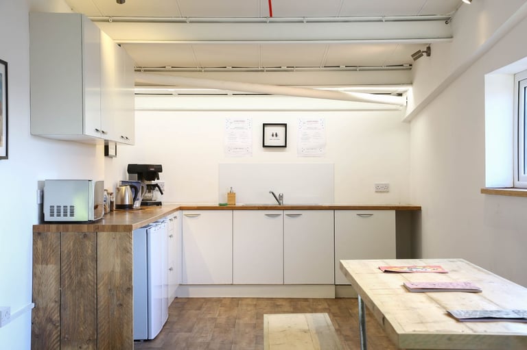 Creative Space | Private Office | Artist Studio | Commercial Unit | Desk in Hackney East London E9