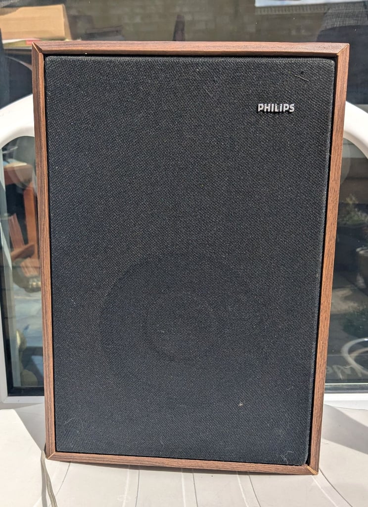 image for Free Phillips wooden speaker not tested but could be used for parts if not working