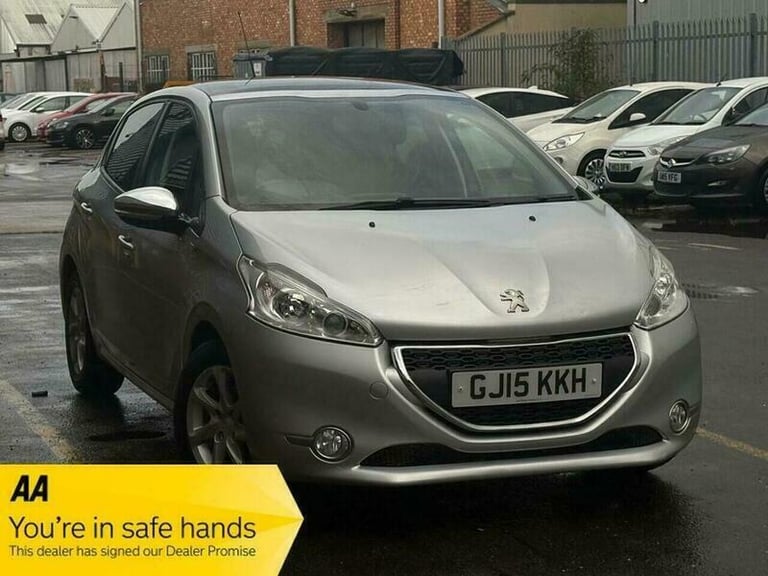 2015 Peugeot 208 1.2 VTi PureTech Style Euro 6 5dr HATCHBACK Petrol Manual