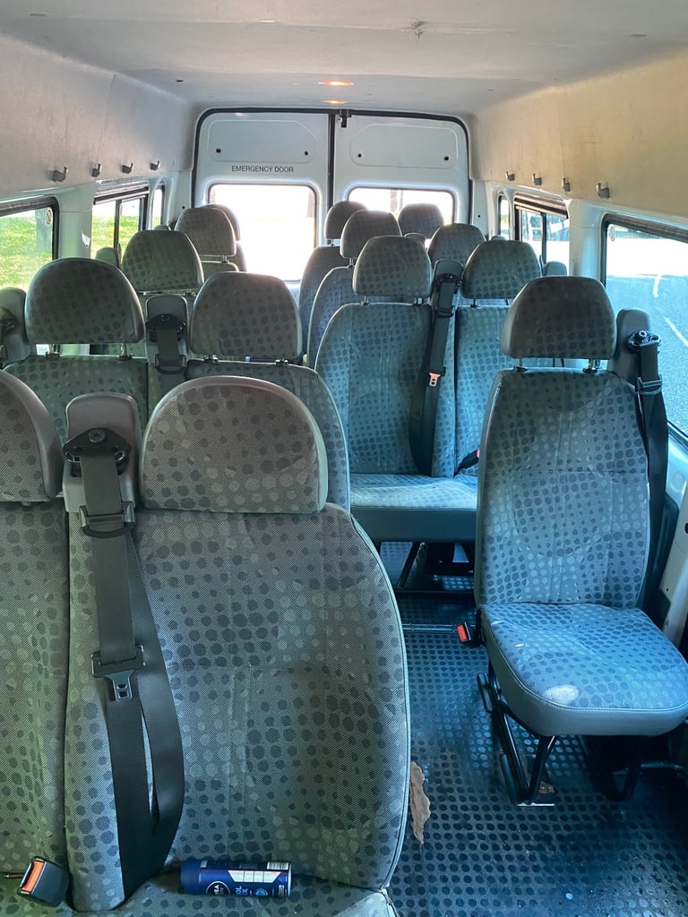 Ford Transit 17 Seater Minibus 
