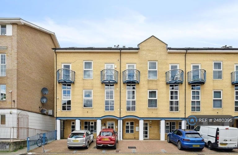 image for 1 bedroom flat in Quay View Apartments, London, E14 (1 bed) (#2480396)