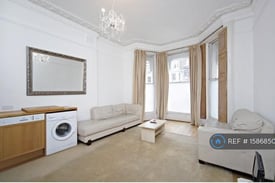 2 bedroom flat in Holland Road, London, W14 (2 bed) (#1586850)