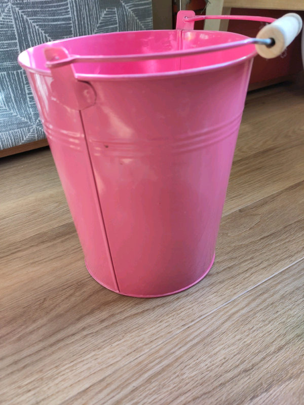 Pink bucket/plantpot
