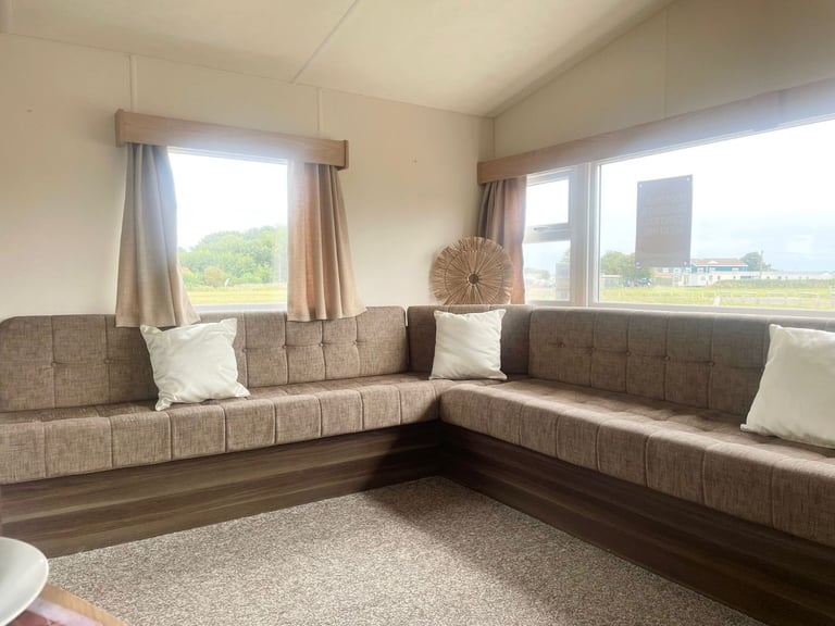 CHEAP STATIC CARAVAN FOR SALE AT BROADLAND SANDS HOLIDAY PARK - 11.5 MONTH OWNER SEASON