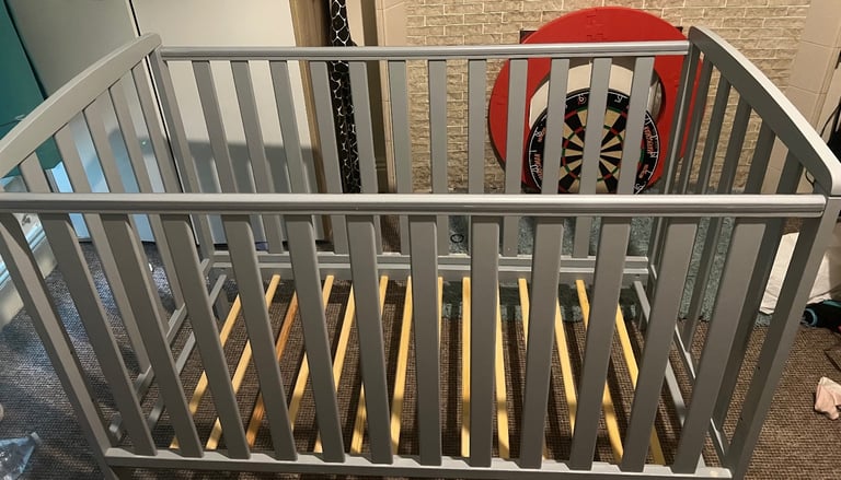 baby cot 