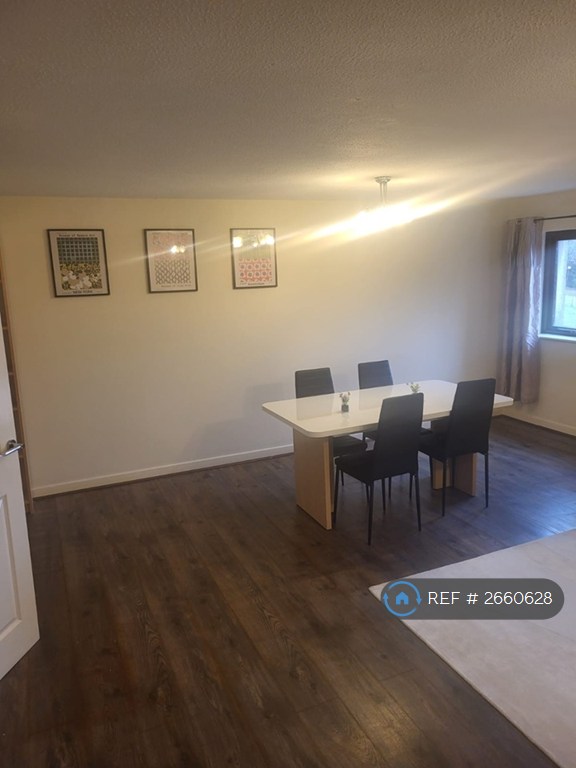 3 bedroom flat in Eastfield Road, Glasgow, G21 (3 bed) (#2660628)