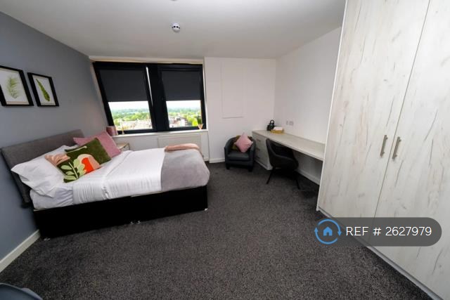 Studio flat in Queens Gardens, Hounslow, TW5 (#2627979)