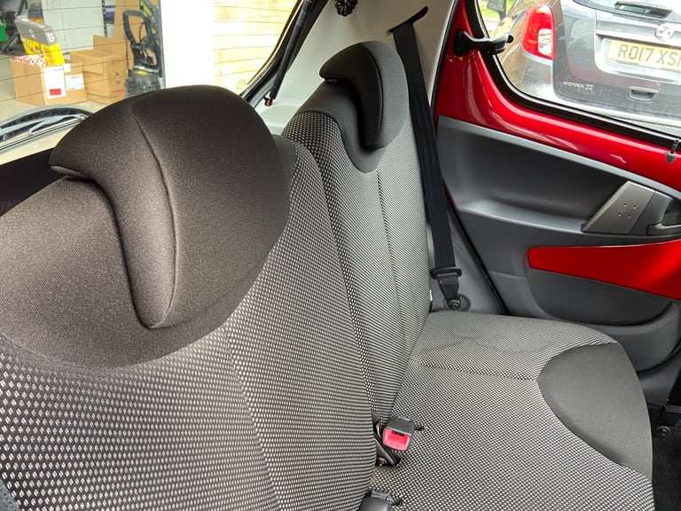 2009 Toyota Aygo 1.0 VVT-i + Hatchback 5dr Petrol Manual Euro 4 (67 bhp)