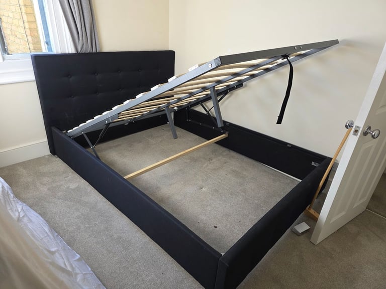 (can deliver) Ottoman double bed and mattress 