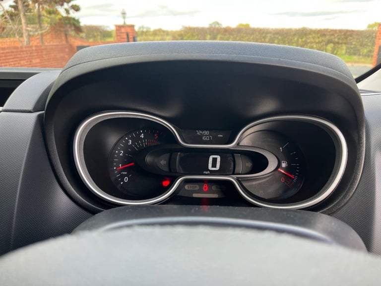 2021 Renault Trafic LL30 ENERGY dCi 120 Sport Nav Van PANEL VAN DIESEL Manual