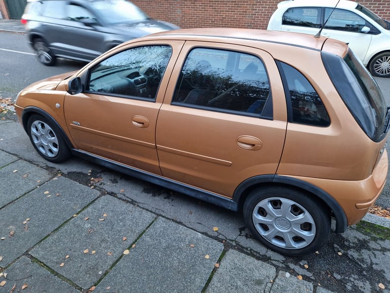 AUTO VAUXHALL CORSA 1.4 ULEZ FREE DRIVES GREAT 