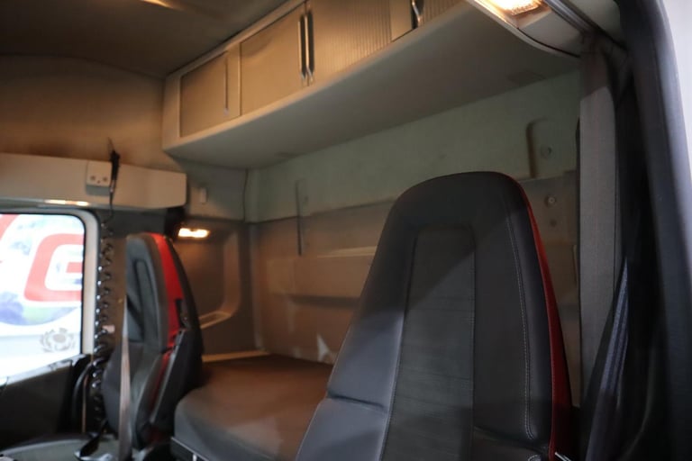 2016 (16 PLATE) Volvo FH460 6x2 Euro 6 Tractor Units