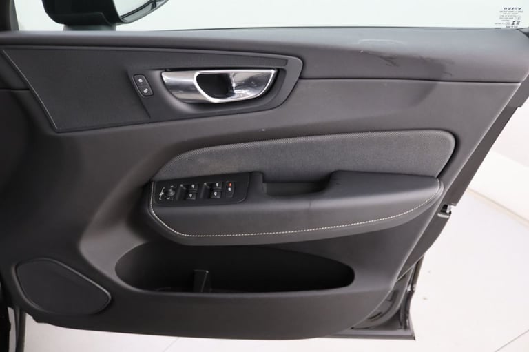 2020 Volvo XC60 2.0 B5 MHEV R-Design SUV 5dr Petrol Hybrid Auto AWD Euro 6 (s/s) (250 ps) ESTATE ...