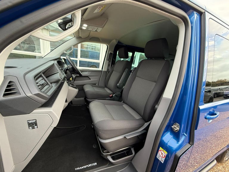 2023 Volkswagen Transporter 2.0 TDI T32 Highline Kombi DSG FWD SWB Euro 6 (s/s) 5dr WINDOW VAN Di...