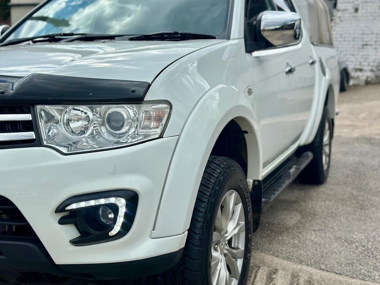 2015 Mitsubishi L200 Double Cab DI-D Barbarian 4WD Auto 176Bhp PICK UP Diesel Automatic