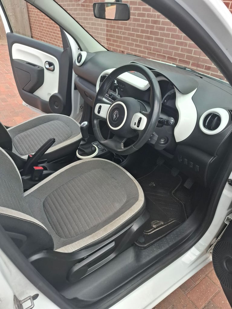 Renault, TWINGO, Hatchback, 2017, Manual, 999 (cc), 5 doors