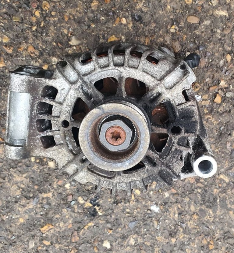 Ford Focus 1.6  Alternator Petrol 2011