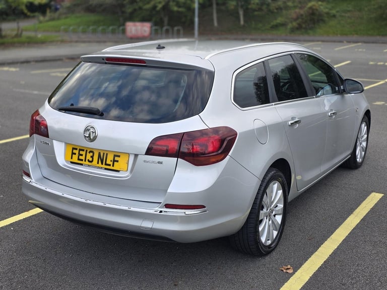 2013 Vauxhall Astra 1.7 CDTi ecoFLEX SE Sports Tourer Euro 5 (s/s) 5dr ESTATE Diesel Manual