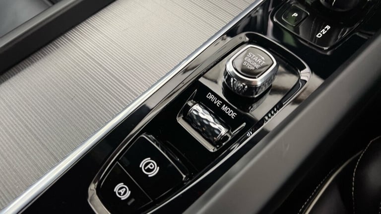 2020 Volvo V60 R-Design, B5 mild hybrid Estate Petrol Automatic