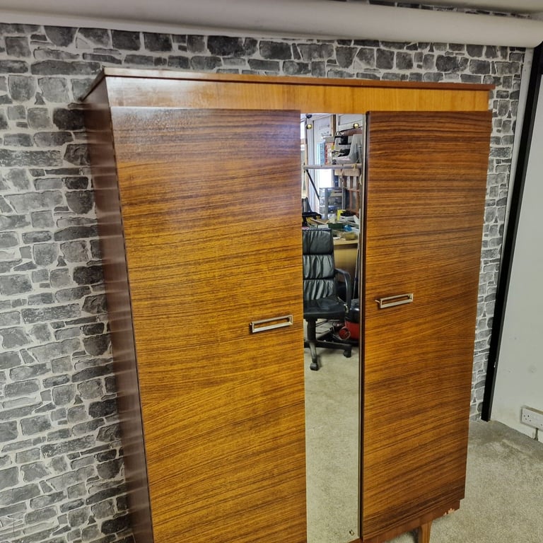 Stonehill Furniture Mid-Century Wardrobe with Mirror – 1960 Licence