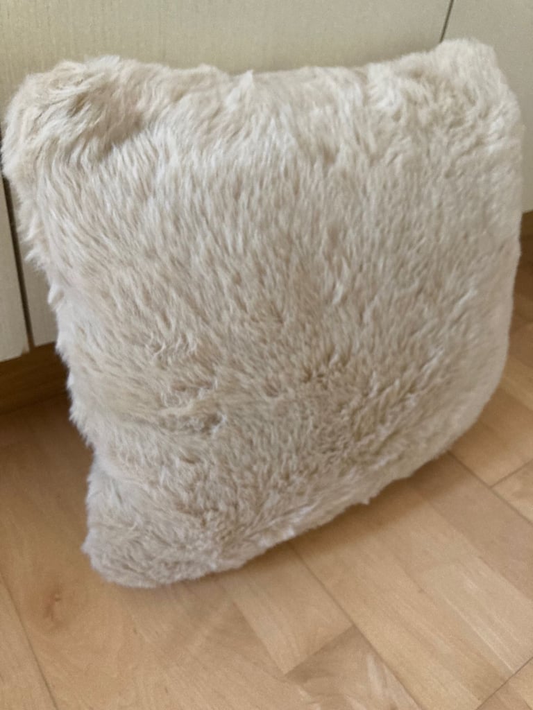 image for FREE - Beautiful Soft Faux Fur Cushion Large (cream). As new condition.