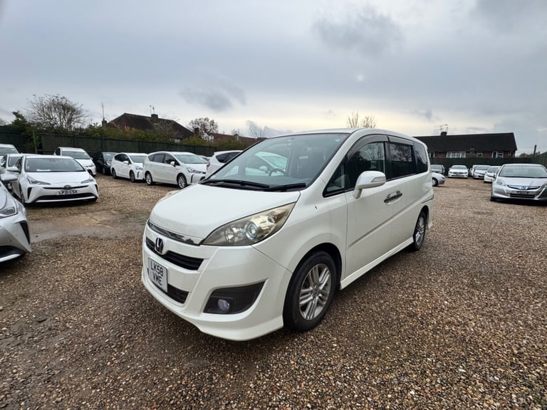 Honda Stepwagon 2008 Petrol 2.0 Automatic Petrol 8 seater