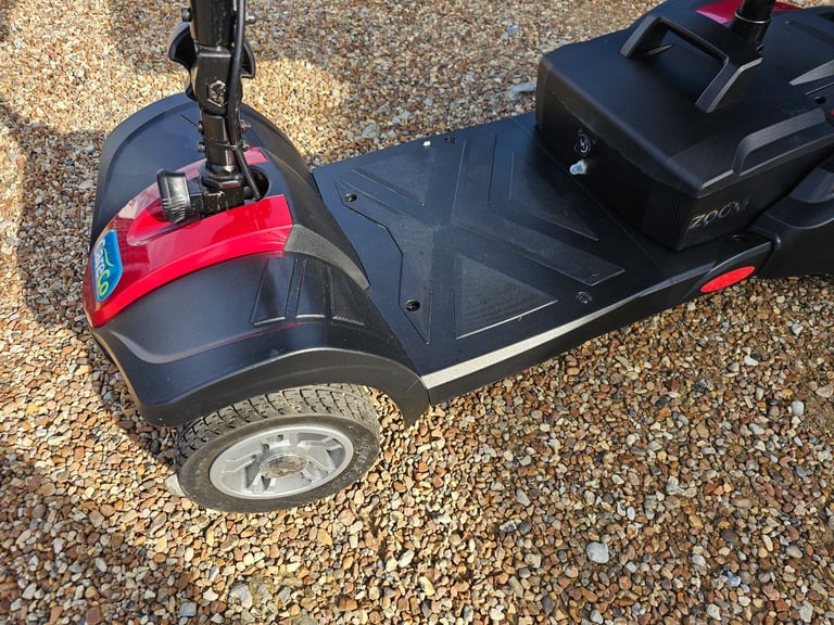 CARECO ZOOM - 4MPH PORTABLE CARBOOT MOBILITY SCOOTER