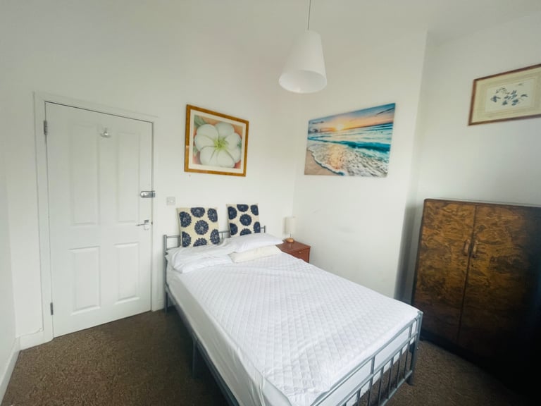 All bill included, bright double near brighton centre