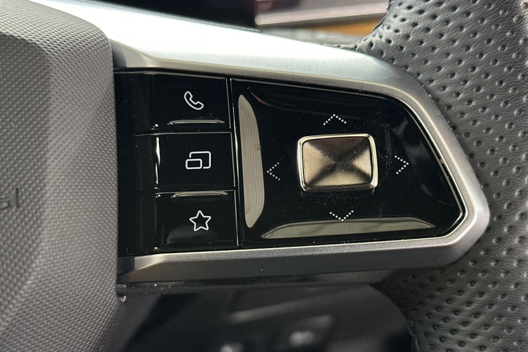 2024 MG MG HS 106290 Hatchback Petrol Manual