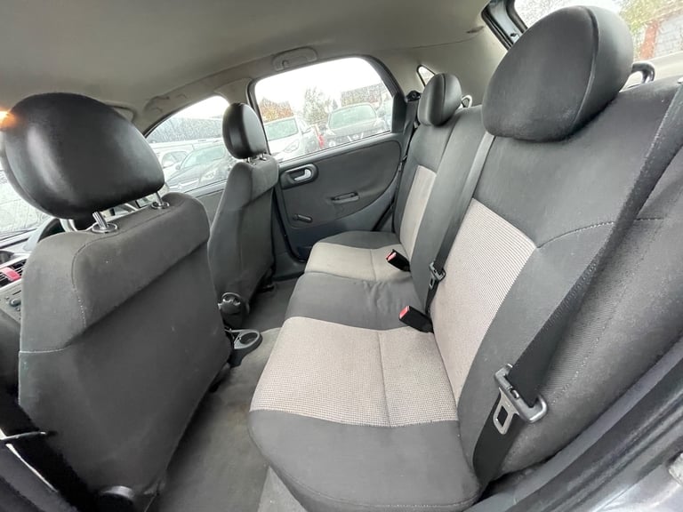 * 2004 VAUXHALL CORSA 1.2L 5 DOOR + IDEAL SMALL CITY CAR + LONG MOT * 