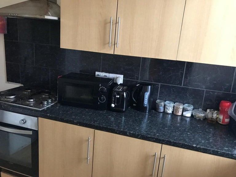 large moden 2 bed and 2 bathroom house bd7