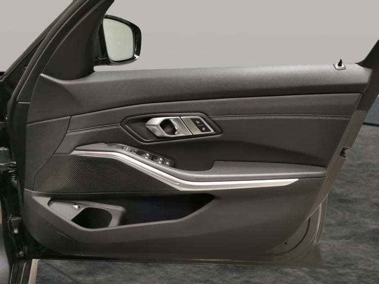 2020 BMW 3 Series 2.0 330e 12kWh M Sport Saloon 4dr Petrol Plug-in Hybrid Auto Euro 6 (s/s) ( Sal...