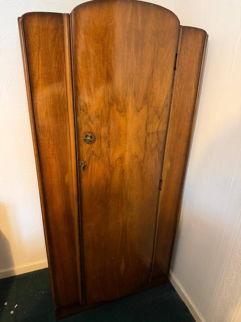Antique bedroom furniture 
