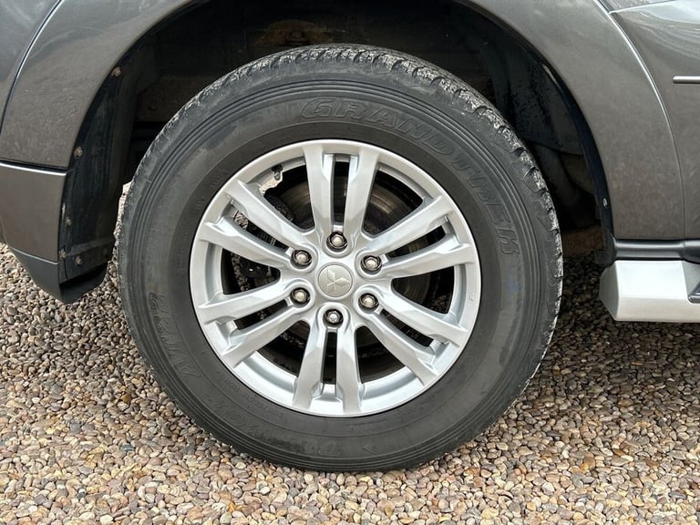 2016 Mitsubishi Shogun 3.2 DI-DC SG3 SUV 5dr Diesel Auto 4WD Euro 6 LWB (187 ps) ESTATE Diesel Au...