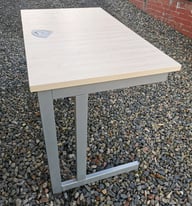 Maple cantilever computer desk