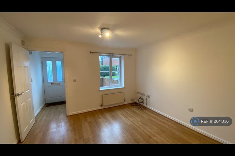 2 bedroom house in Stanks Drive, Leeds, LS14 (2 bed) (#2641336)