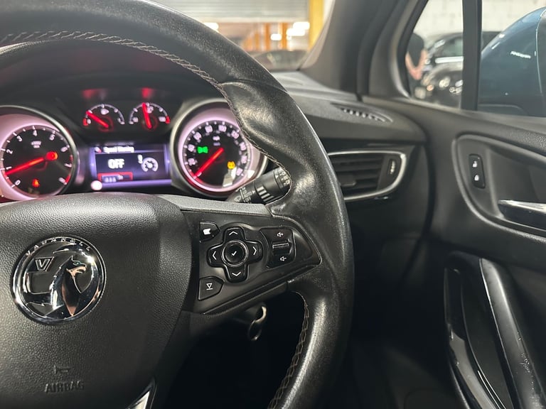 2017 Vauxhall Astra 1.4i Turbo SRi Nav Euro 6 5dr HATCHBACK Petrol Manual
