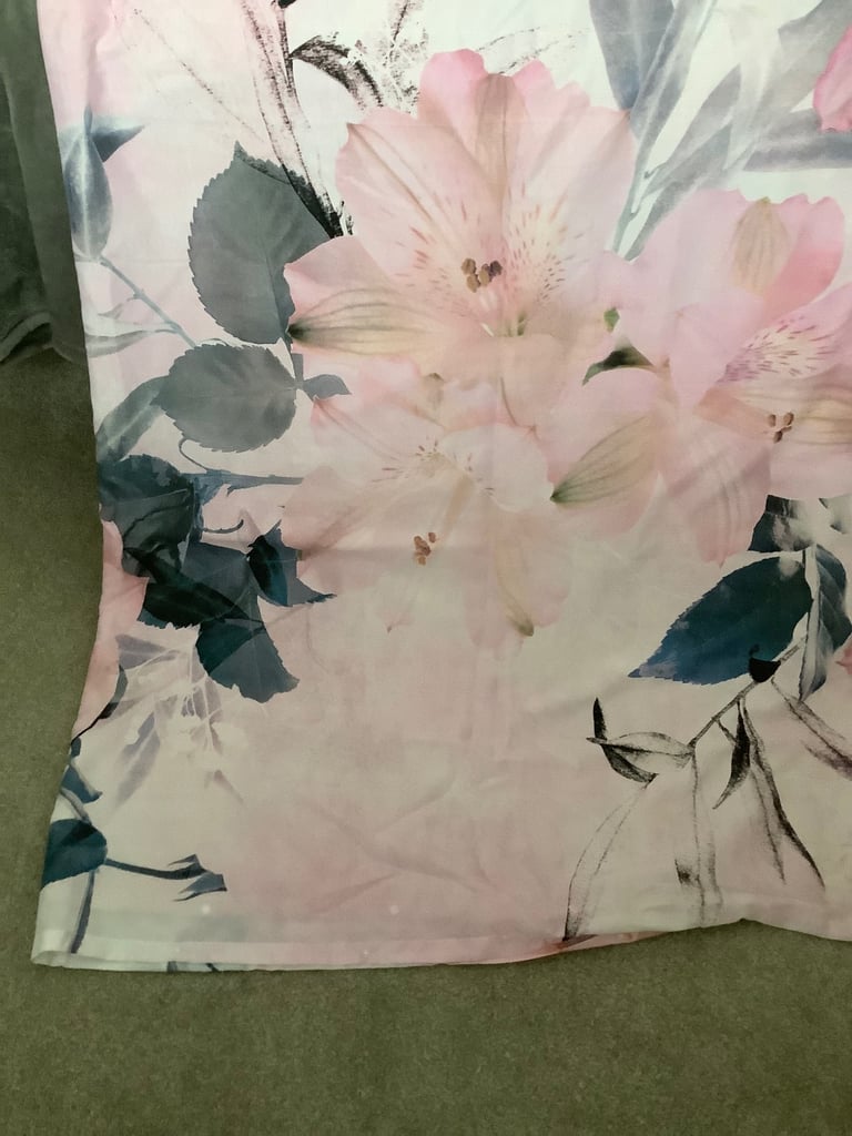 Double bed linen quilt