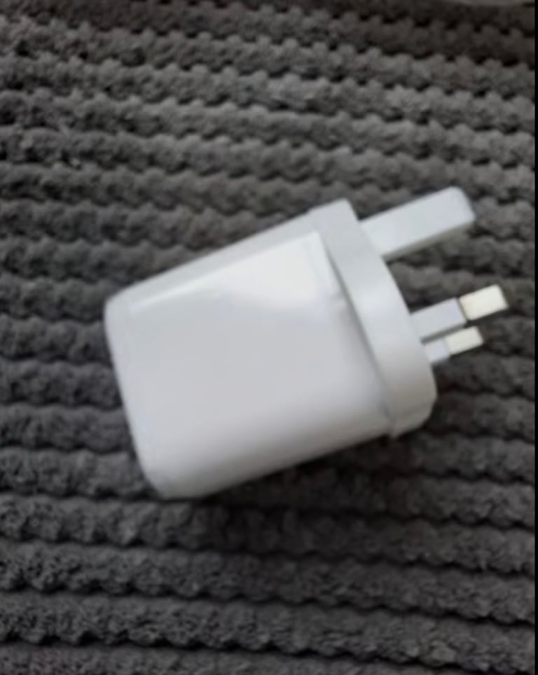 New 10 x Quick chargers With USB Cables