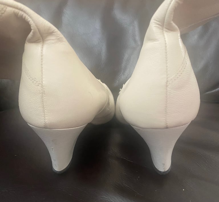 Leather Boots in beige Size 6-39 Heel height 7cm 