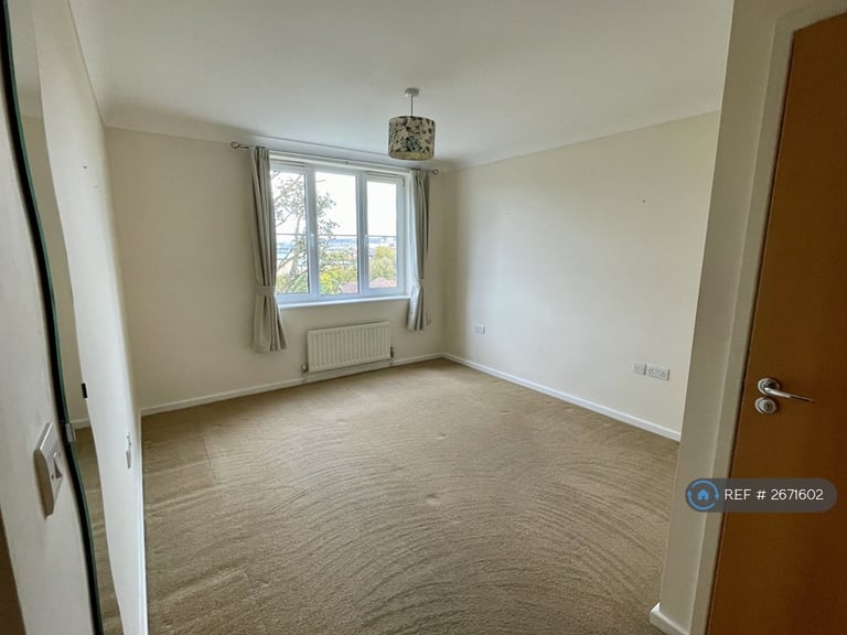 2 bedroom flat in College Heights, Maidstone, ME15 (2 bed) (#2671602)