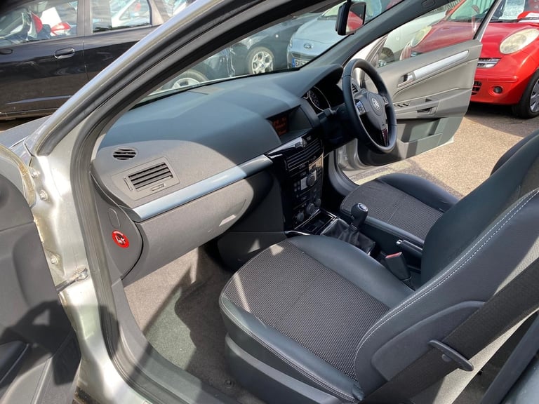 2009 Vauxhall Astra 1.6i 16V Design [115] 5dr HATCHBACK Petrol Manual