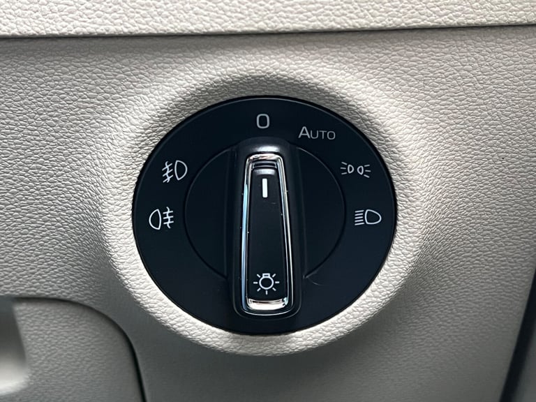 2018 Skoda Karoq 1.6 TDI SE L SUV 5dr Diesel DSG Euro 6 (s/s) (115 ps) Diesel