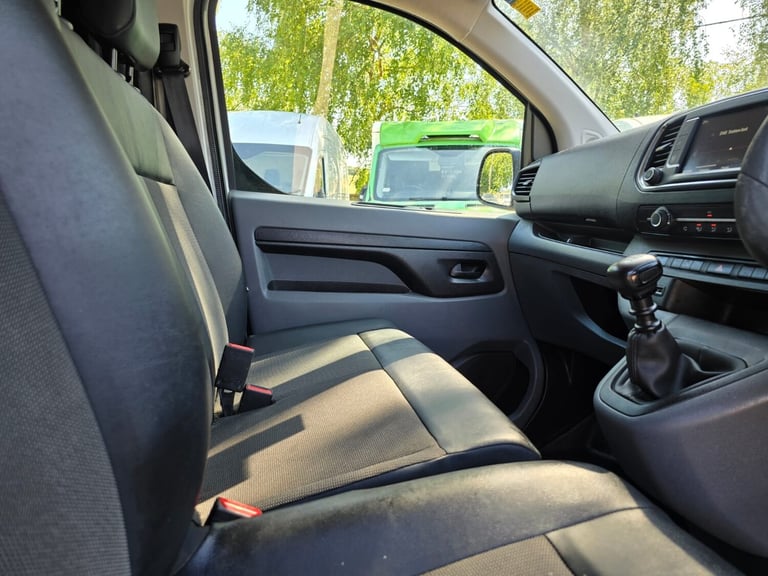 2019 Vauxhall Vivaro 2900 1.5d 100PS Dynamic LWB L2 Van **ONLY 56,000 MILES** PANEL VAN Diesel Ma...