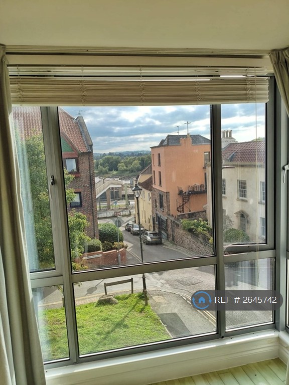 1 bedroom flat in Granby Hill, Bristol, BS8 (1 bed) (#2645742)