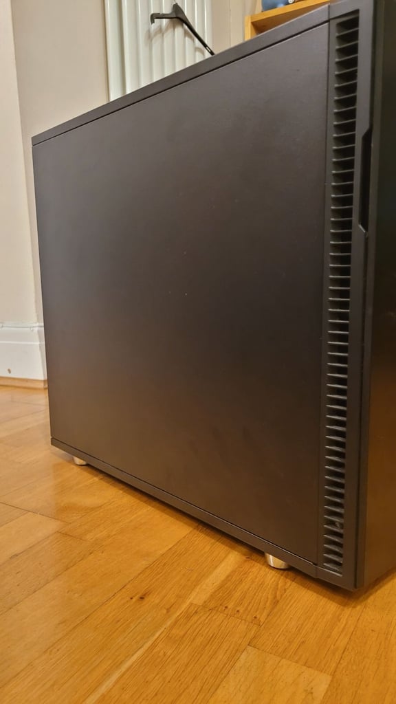 Fractal Design Define R5 Silent PC Case  ATX Mid Tower