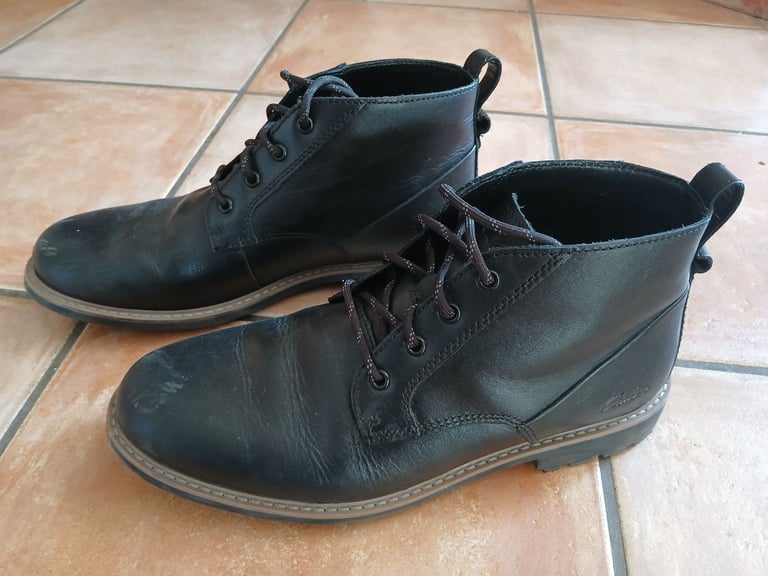 Clarks ankle boots size adult 9.5