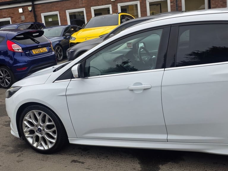 2016 Ford Focus 1.0 EcoBoost 125 Zetec S 5dr Auto HATCHBACK PETROL Automatic
