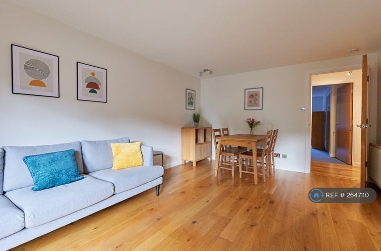 2 bedroom flat in Tytler Court, Edinburgh, EH8 (2 bed) (#2647110)
